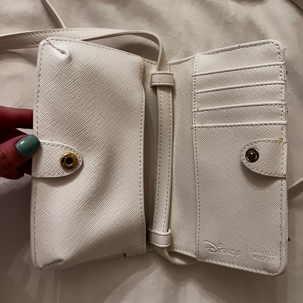 Nwt Disney Danielle Nicole Snow White Phone Cross… - image 4